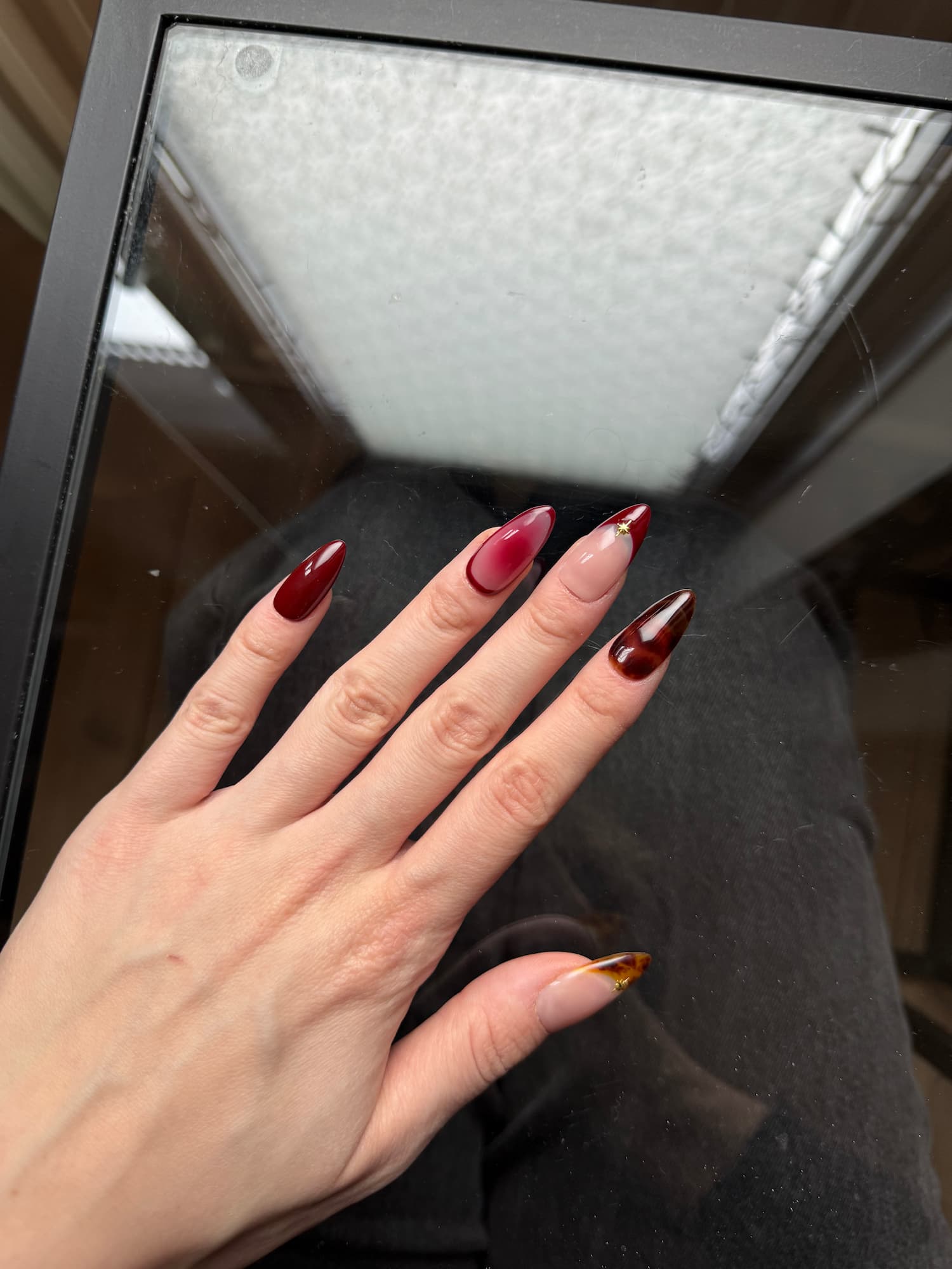 Velvet Red – Deep Red & Brown Tortoise Accent Press‑On Nails - L’ONGLÉ